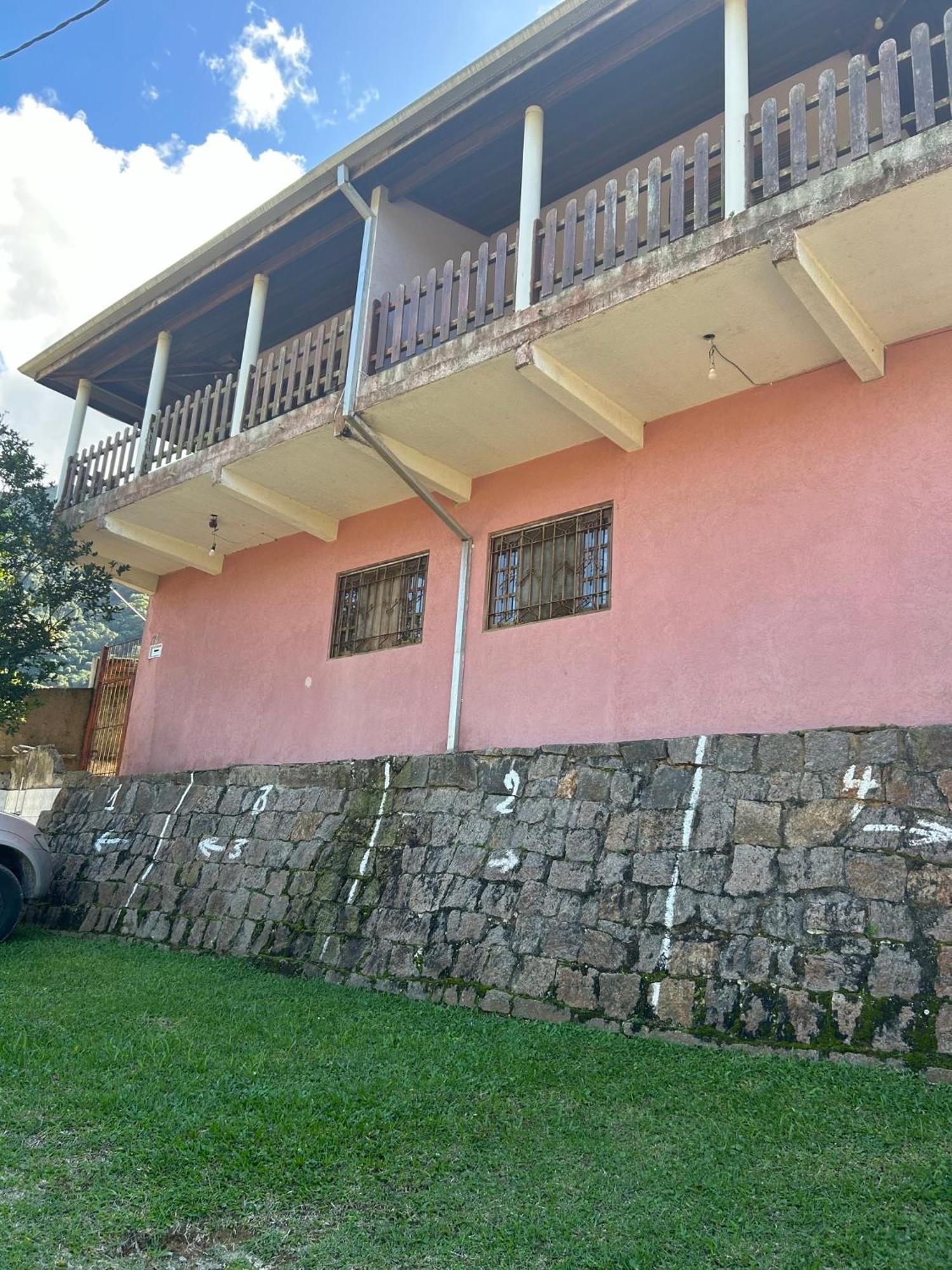 فيلا Sobrado E Casa Em أوباتوبا المظهر الخارجي الصورة